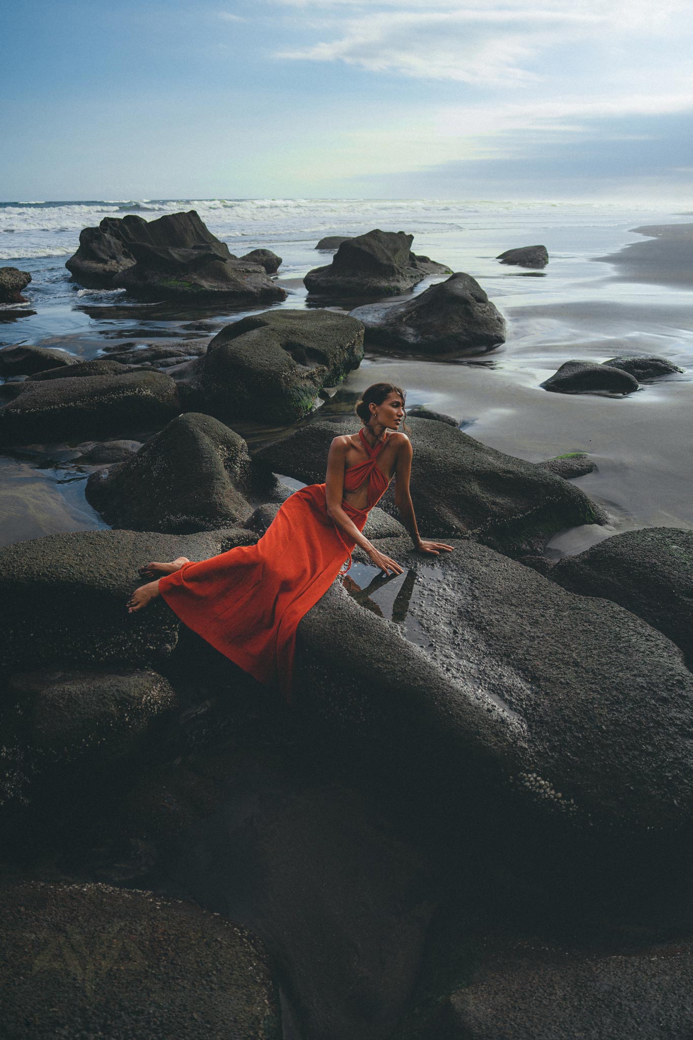 Boost your boho goddess look with this adjustable red wine dress. Open back & open belly for a sexy beach guest style.
