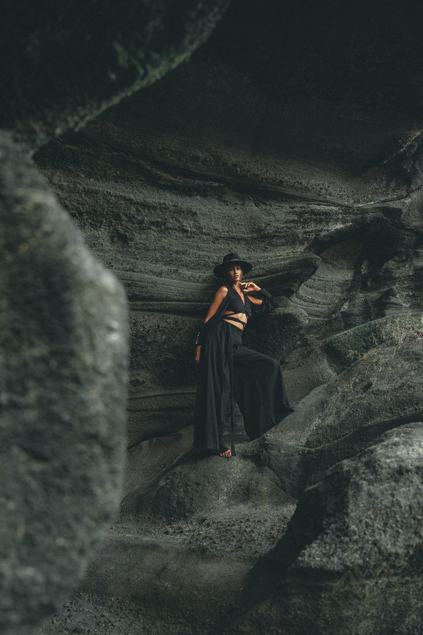 Versatile Black Open Shoulder Set - Embrace your boho side with this stylish ensemble of a crop top and pants.