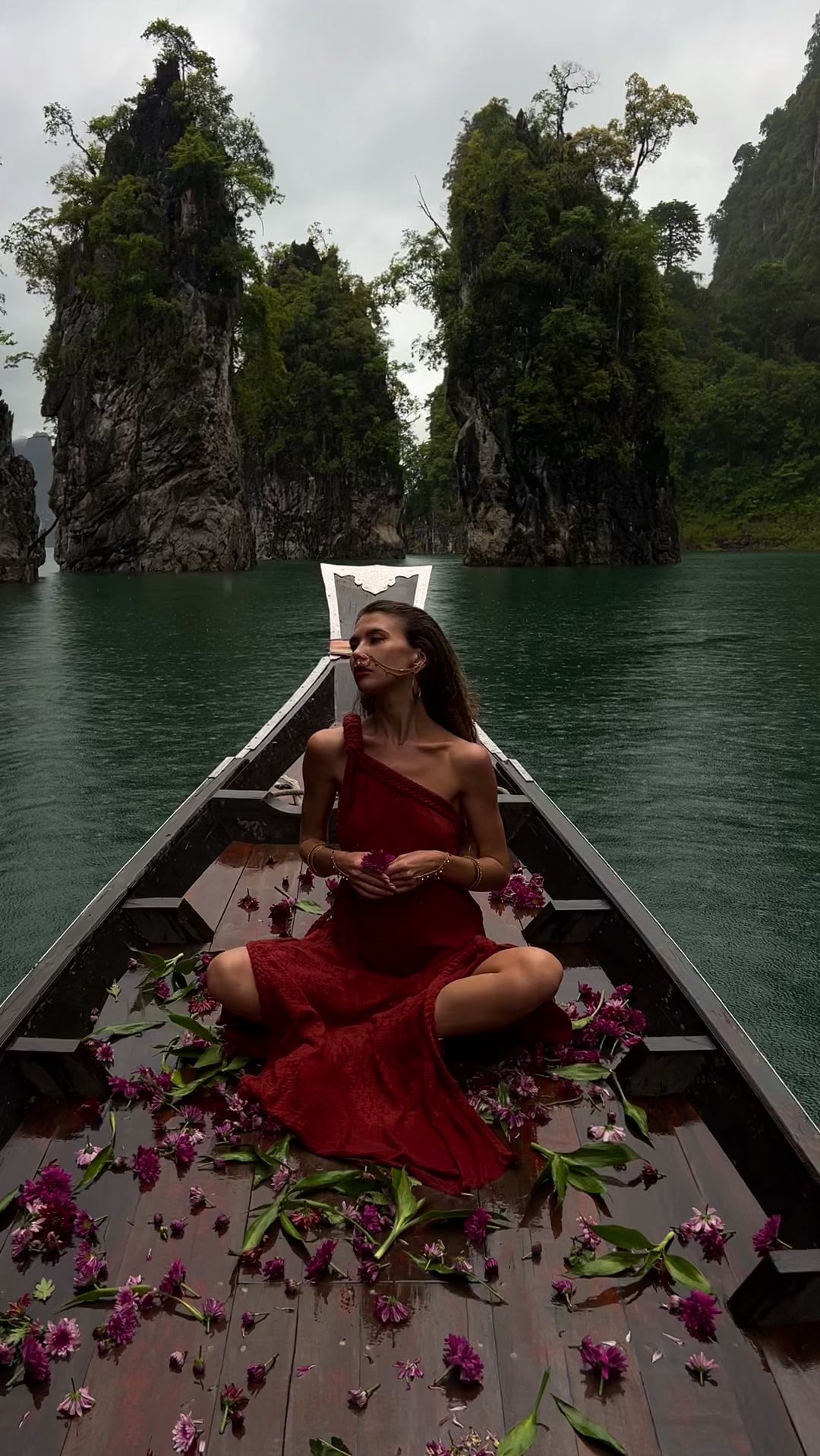 Boho Radiance – Red Aurora's Dress in Organic Cotton Splendo