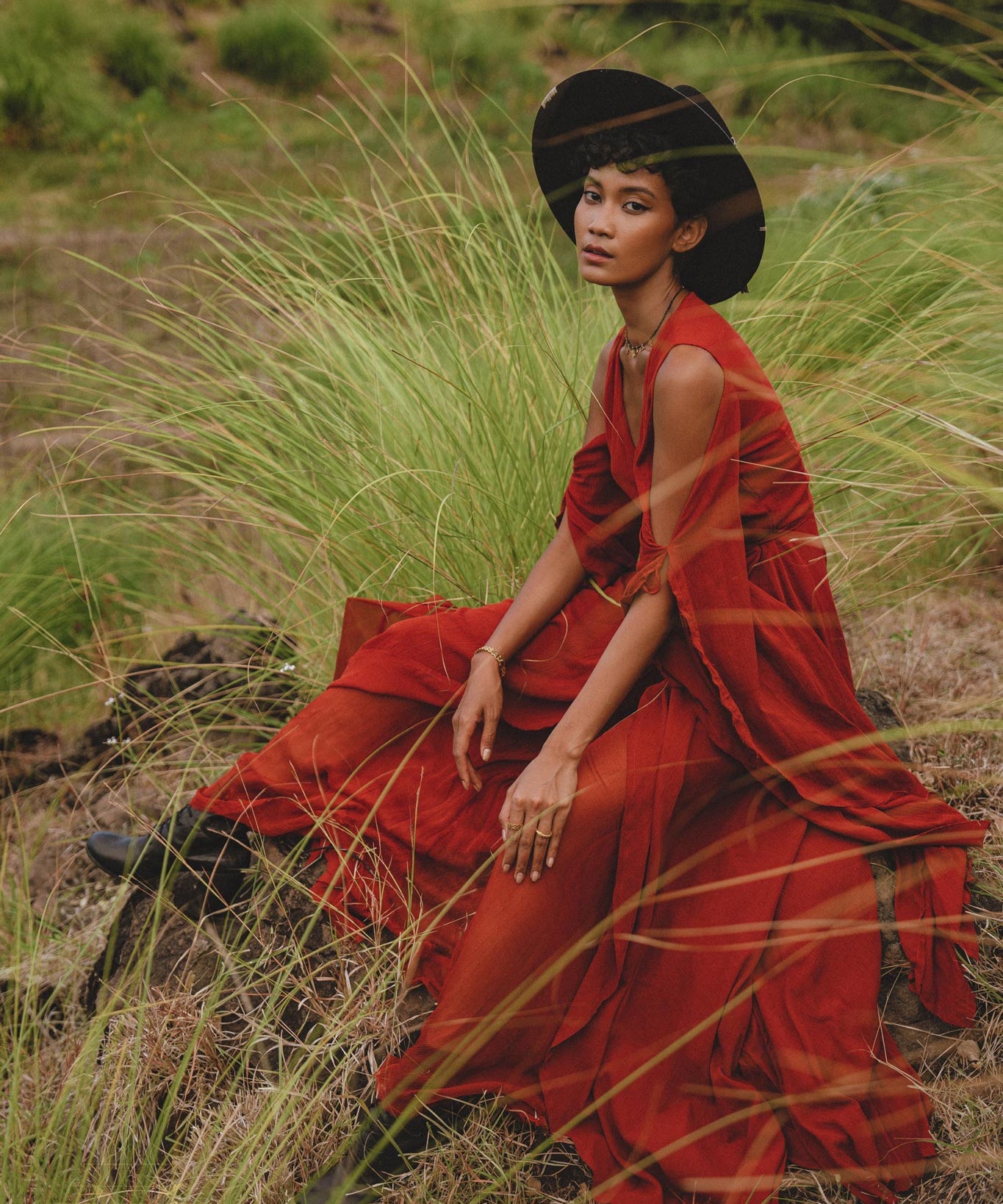 Red wine boho goddess dress with long bell sleeves - perfect as a bridesmaid dress or for wedding guests!