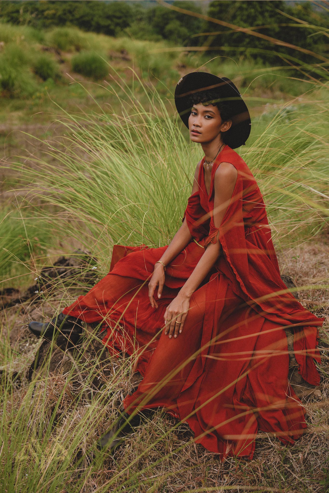 Red wine boho goddess dress with long bell sleeves - perfect as a bridesmaid dress or for wedding guests!